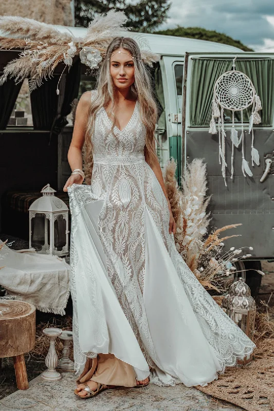 Divine Lace Bohemian A-line Wedding Dress